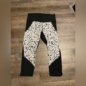 Athleta cropped tights size M EUC